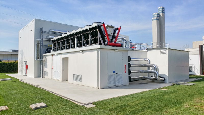 Vertiv Announces High Capacity, Free Cooling Chillers for General Compute  and AI High-Density Data Centers in North America Image