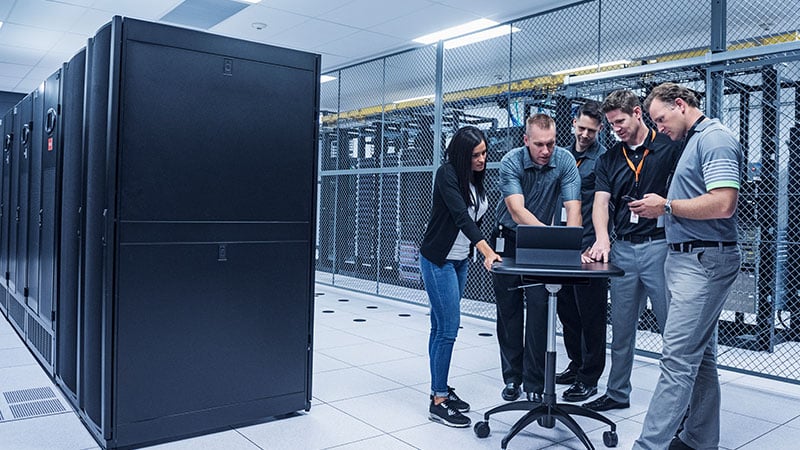 Increase the efficiency of existing data centers with liquid cooling  Image
